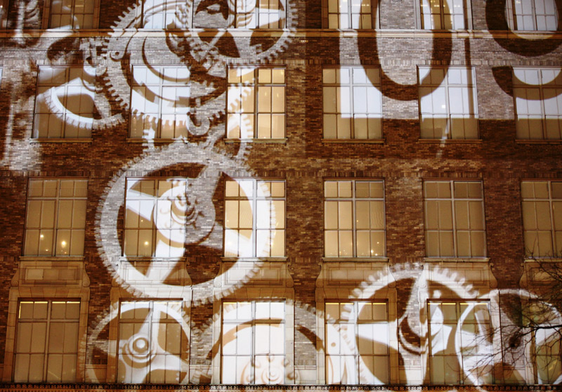 W swiatlach manhattanu kat 15