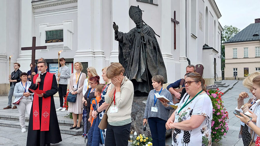 Wadowice droga krzyzowa w intencji dzieci z rozwazaniami o rodzinie ulmow kat