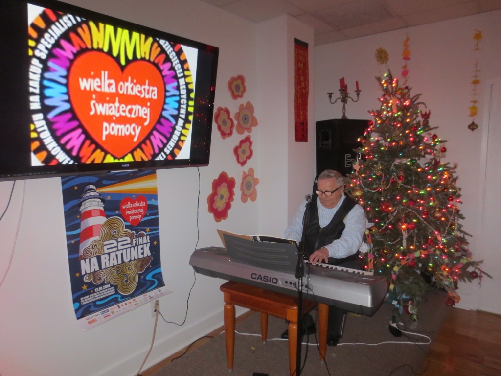 Wielka orkiestra swiatecznej pomocy zagrala na greenpoincie w klubie seniora amber health kat 20