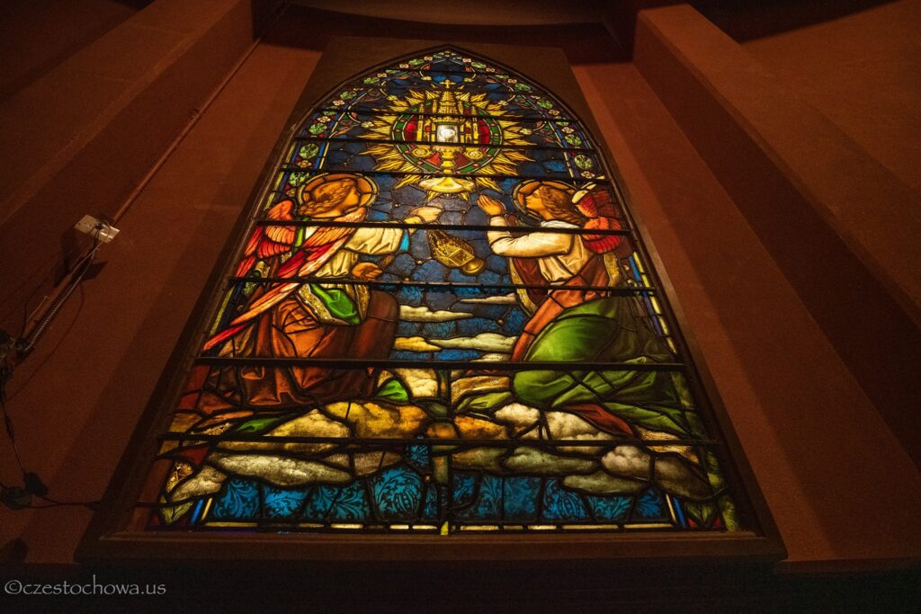 Witraz z zamknietego kosciola sw wawrzynca z filadelfii zamontowany w amerykanskiej czestochowie kat