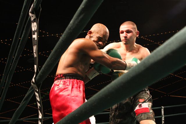 Wolak nokautuje przeciwnika kat 15