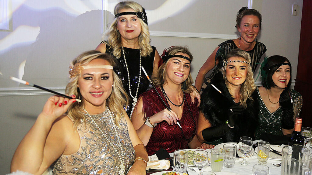 Wyjatkowy bal charytatywny fundacji usmiech dziecka w stylu retro zdjecia kat