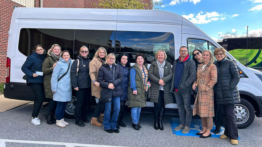 Wyjazd nauczycieli z polskiej szkoly doksztalcajacej im aleksandra janty polczynskiego w lakewood na warsztaty w lancaster pa kat