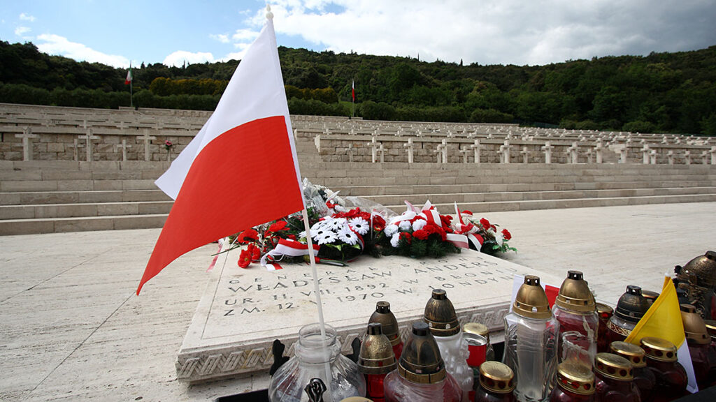 Wyprawa edukacyjna dla mlodziezy z usa sladami oreza polskiego kat