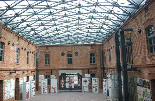 Wystawa i uroczystosc zaprzysiezenia harcerskich pocztow sztandarowych kat 15