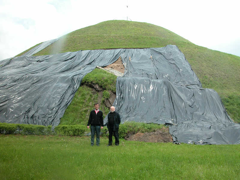 Zabezpieczony kopiec pilsudskiego kat 25