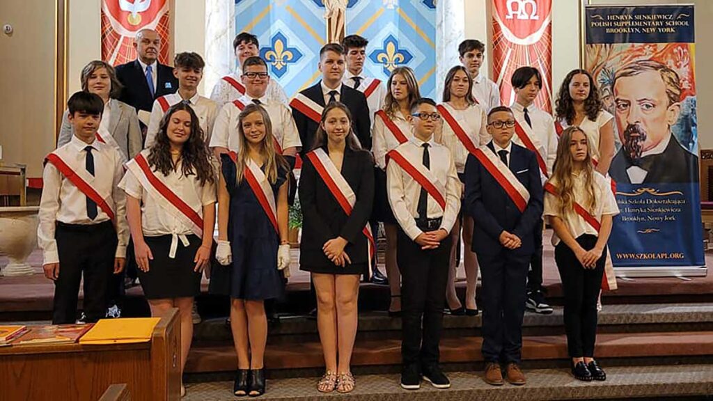 Zakonczenie roku szkolnego w polskiej szkole im h sienkiewicza na brooklynie w nowym jorku kat