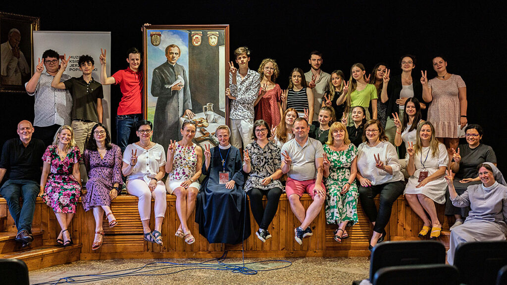 Zakonczyla sie szkola letnia ksiedza jerzego popieluszki dla uczniow szkol srednich i nauczycieli kat