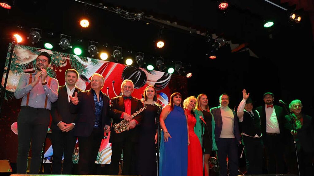 Zdjecia wielki koncert swiateczny w warsaw greenpoint nowy jork kat