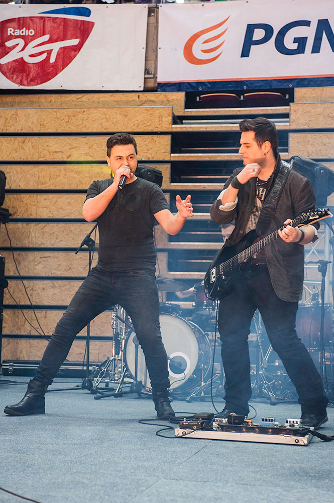 Zespol rockowy rev revenge zagral w ergo arenie dla artura siodmiaka kat 48