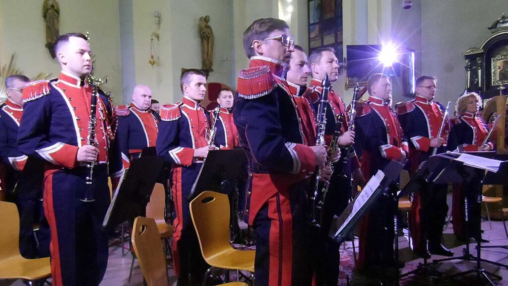 Zolnierskie koledowanie dziennik polonijny na przepieknym koncercie rzawp kat