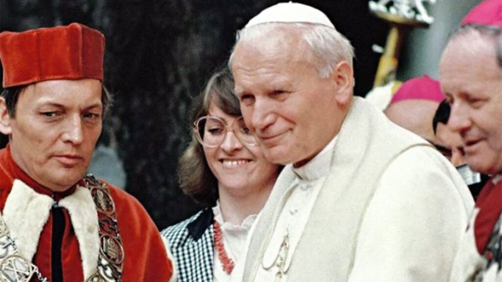 Badania o obecnosci postaci jana pawla ii w dyskursie spolecznym kat