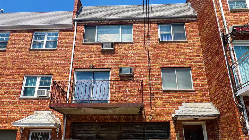 Dom dwurodzinny na sprzedaz na maspeth queens idealny dla rodziny lub inwestora kat