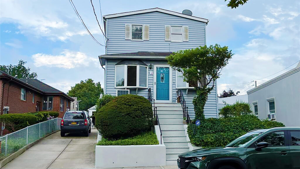 Dom na sprzedaz w middle village duza dzialka garaz doskonala lokalizacja exit all seasons kat