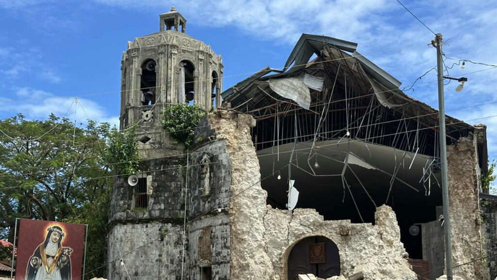 Filipiny archidiecezja cebu pomaga ofiarom trzesienia ziemi kat