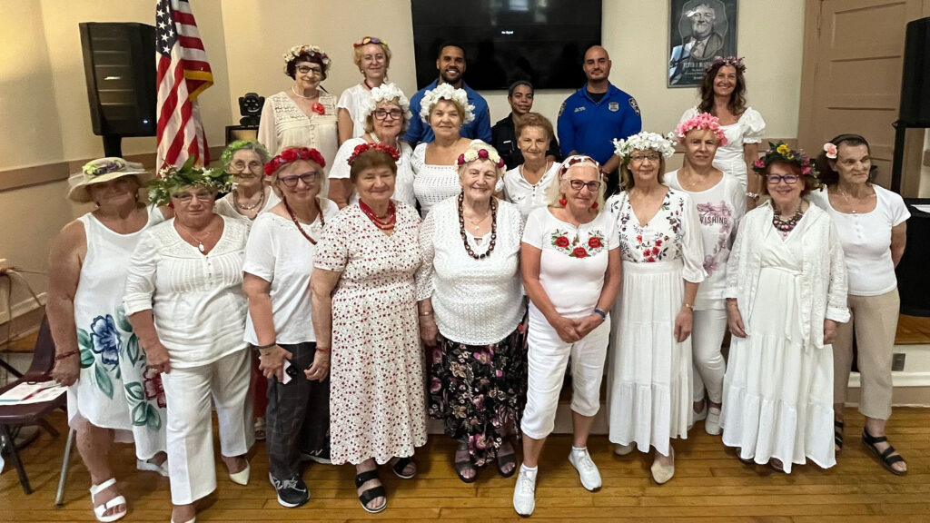 Noc swietojanska po raz pierwszy w ccns pete mcguinness oa na greenpoincie radosny powrot do tradycji w nowej ojczyznie kat