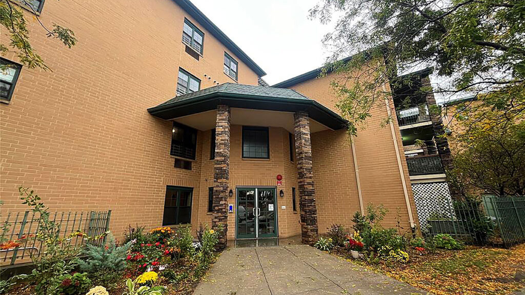 Okazja stylowe mieszkanie z balkonem i parkingiem na ridgewood na sprzedaz broker barbara kot kat