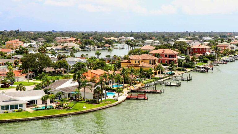 Polski agent nieruchomosci w tampa bay anna mierzwinski z charles ruthenberg realty na florydzie kat