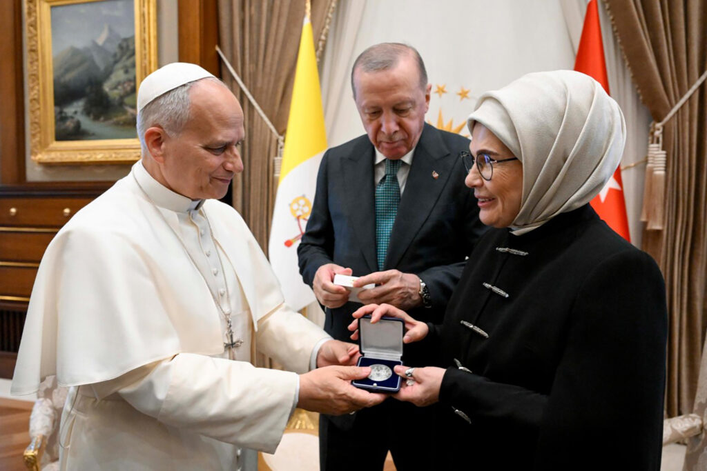 Pope body gift