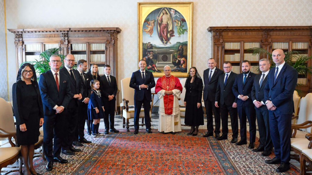 Prezydent nawrocki na audiencji u papieza leona xiv kat
