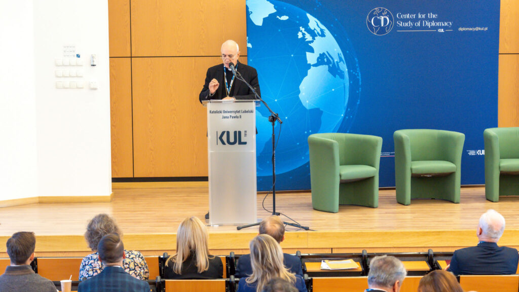 Przewodniczacy papieskiej akademii teologicznej z wykladami w polsce kat