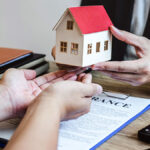 Ubezpieczenia i uslugi notarialne po polsku na greenpoincie ny stellas brokerage kat