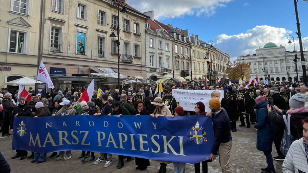 Warszawa narodowy marsz papieski swiadectwem wiary i pamieci kat
