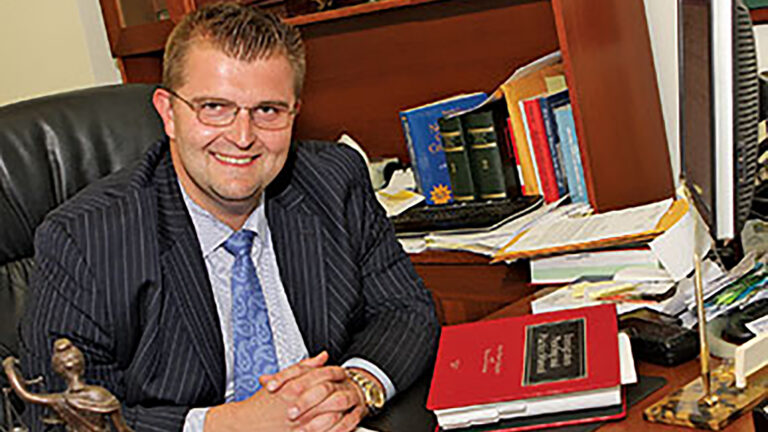 Brucki law head