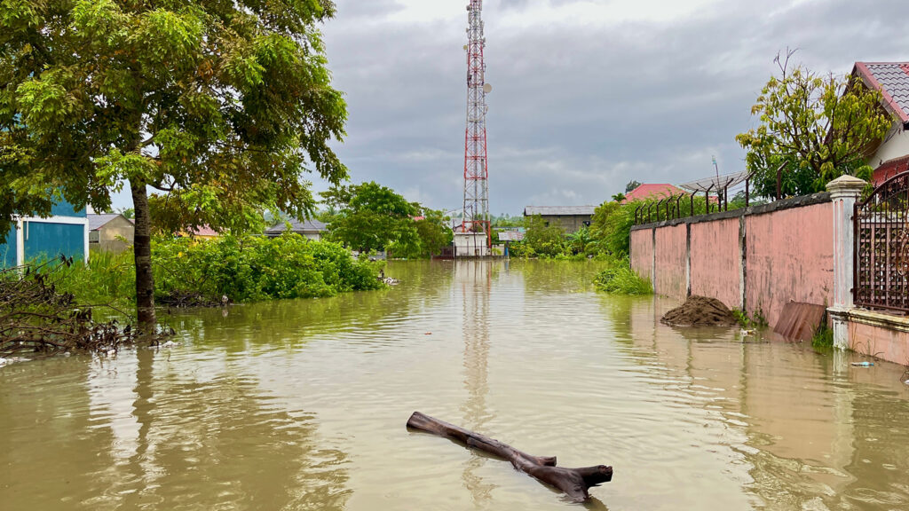 Flooding sumatra cyclone