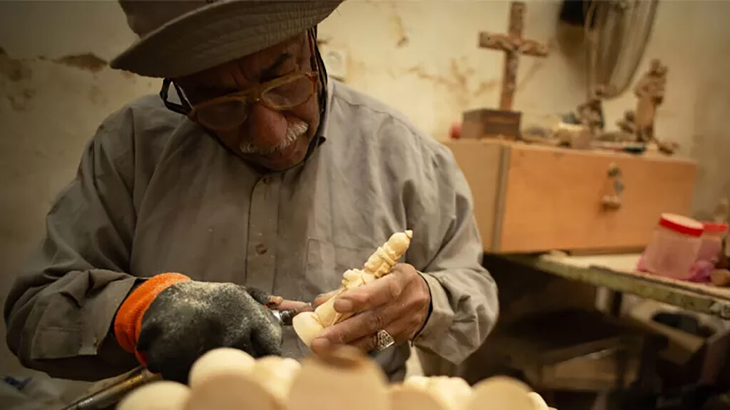 Levant head artisants