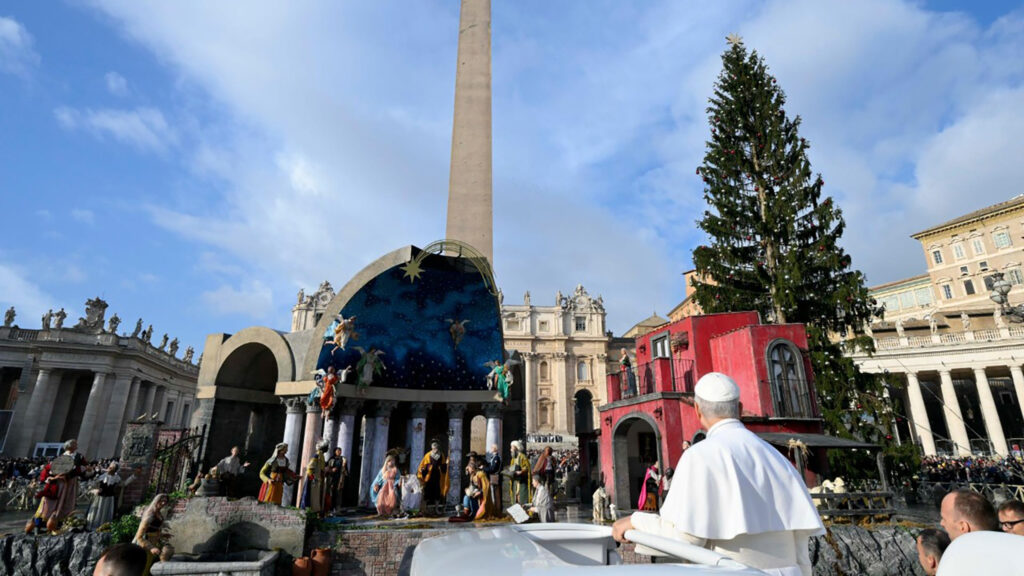 Pope holiday head