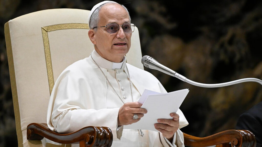 Speech pope head