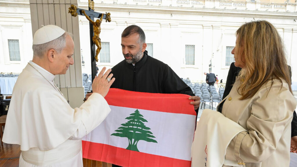 Lebanon pope pilgrims head