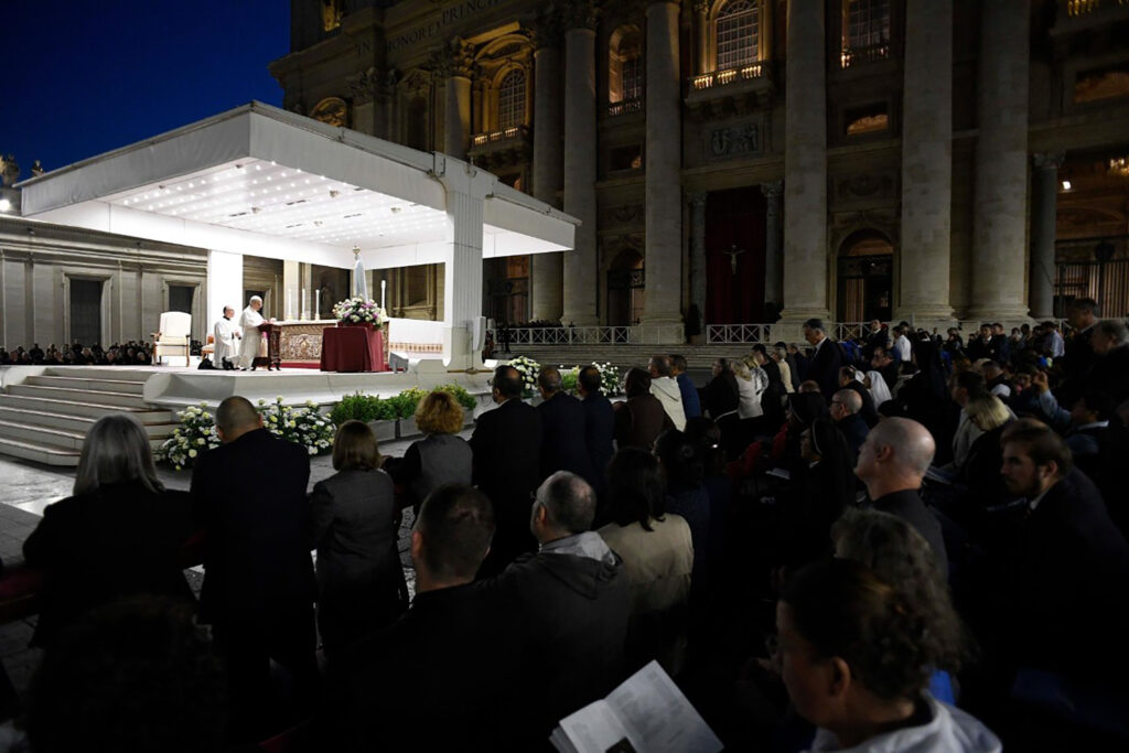 Pope peace body audience
