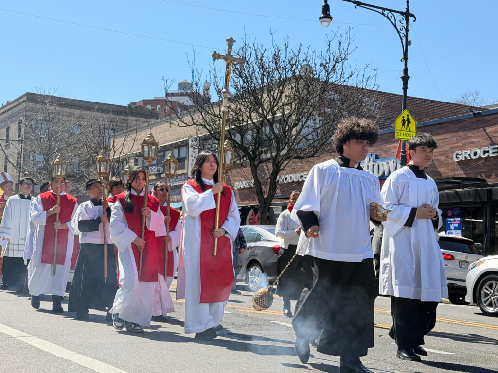 Procession body
