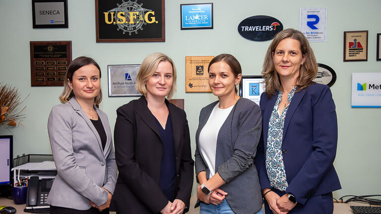 Polska firma ubezpieczeniowa w nowym jorku edward a kurmel brokerage na greenpoincie