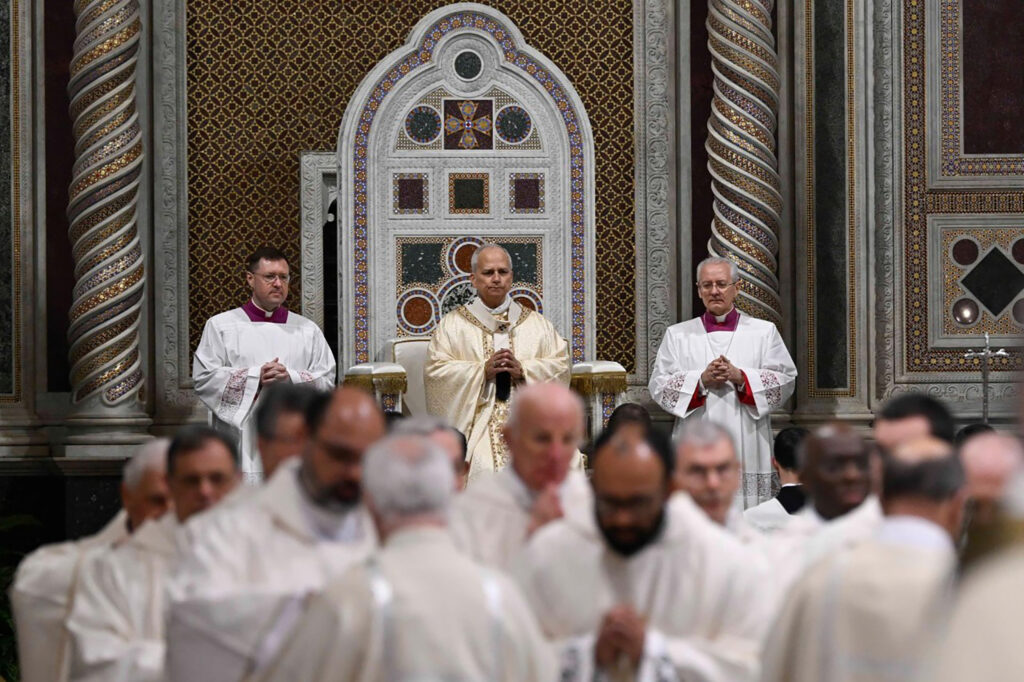 Pope vatican easter disc body