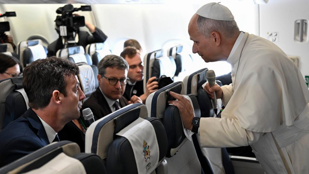 Pope flight interview 2 head