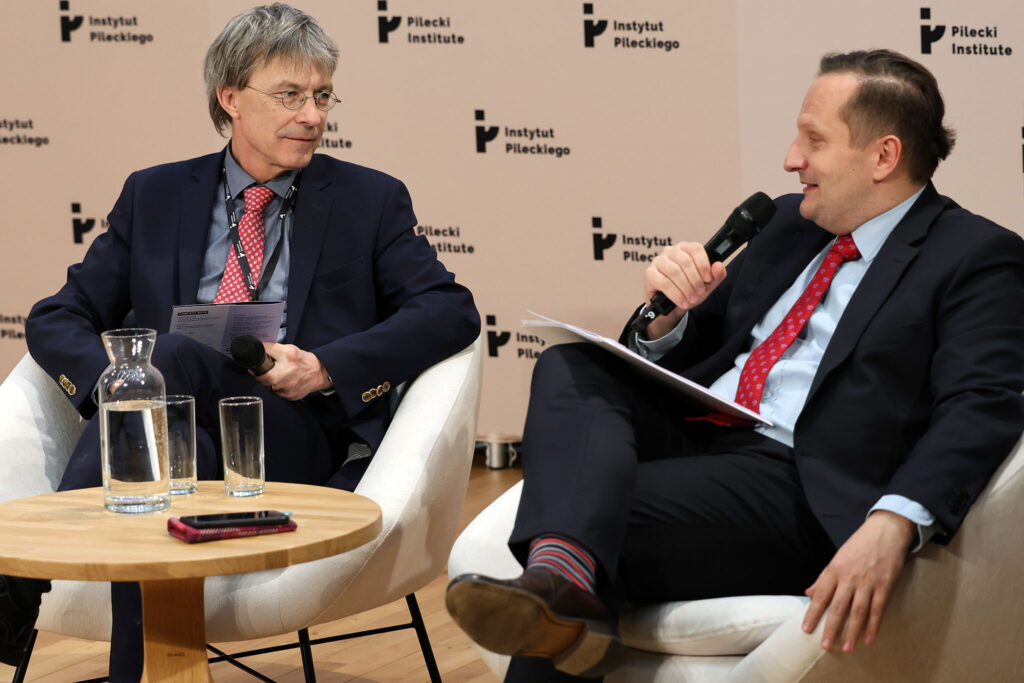 (L) F. Perrez (R) P. Wierdak