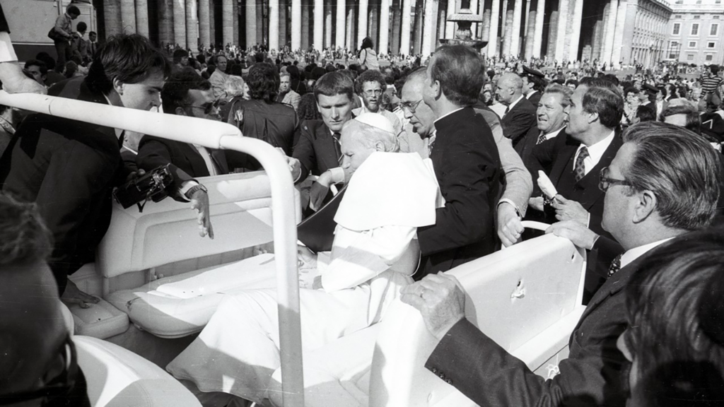 Assassination attempt john paul head