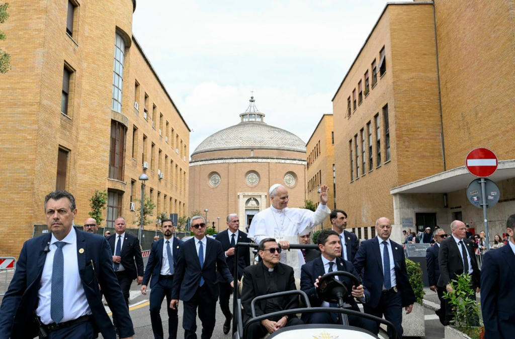 Pope la Sapienza body