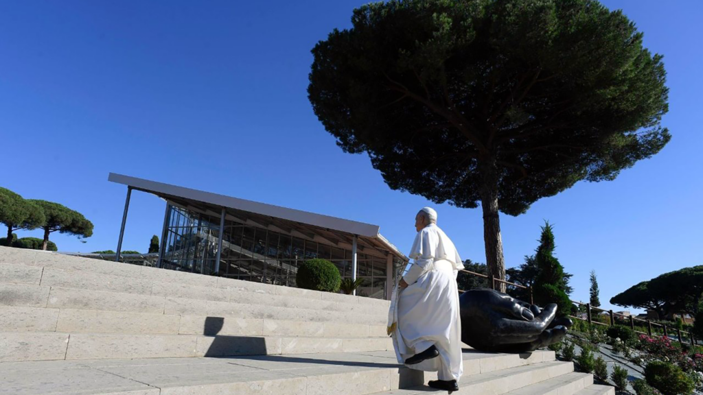 Pope leo on nowe jer head