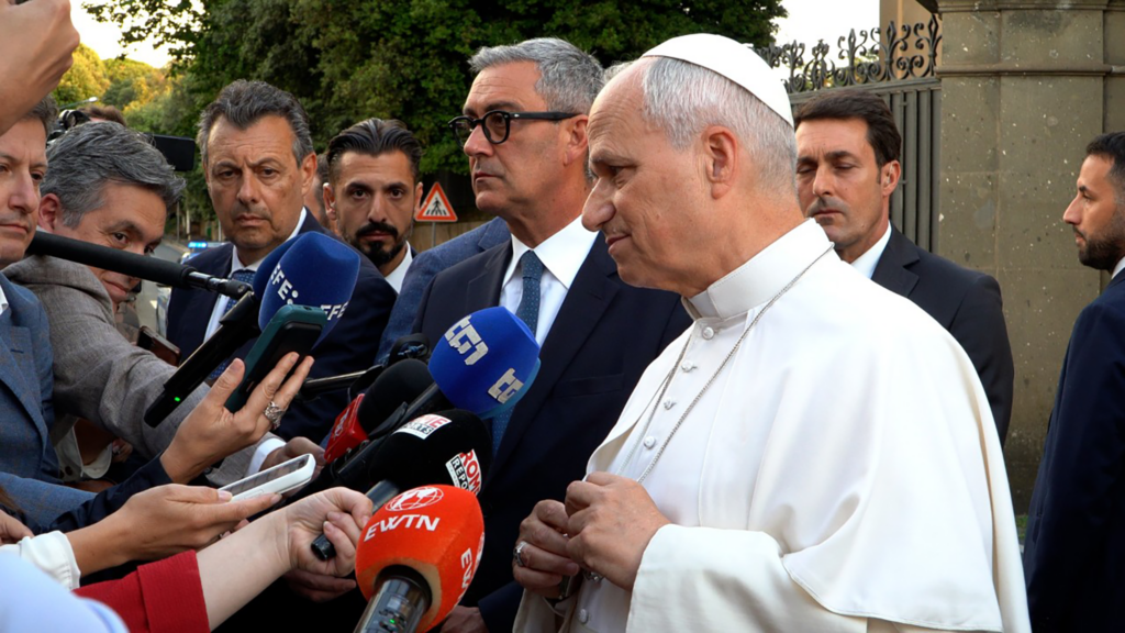 Pope usa iran war head