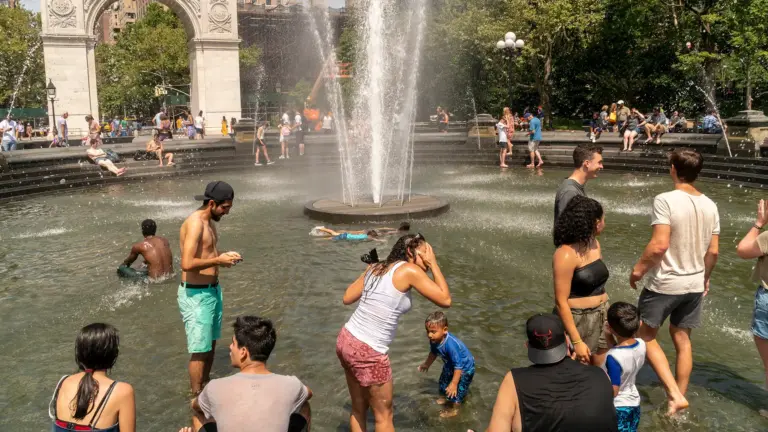 Washington square park fontanna upaly nowy jork