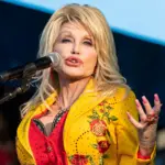 Dolly Parton na scenie podczas Newport Folk Festival w Rhode Island, 2019