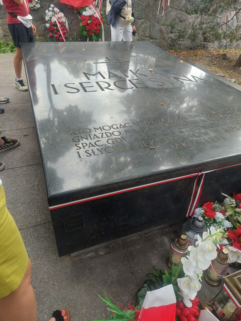 Grave cementary body