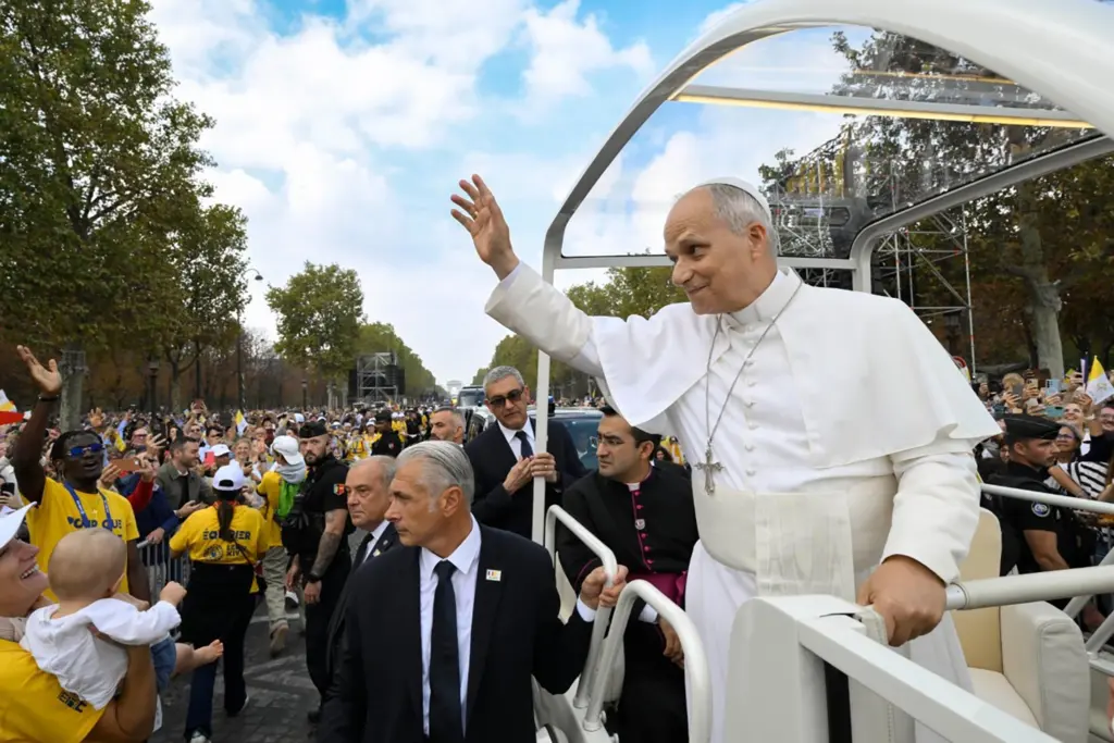 Pope leo paris body