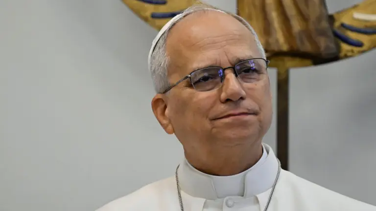 Pope victims vatican Head