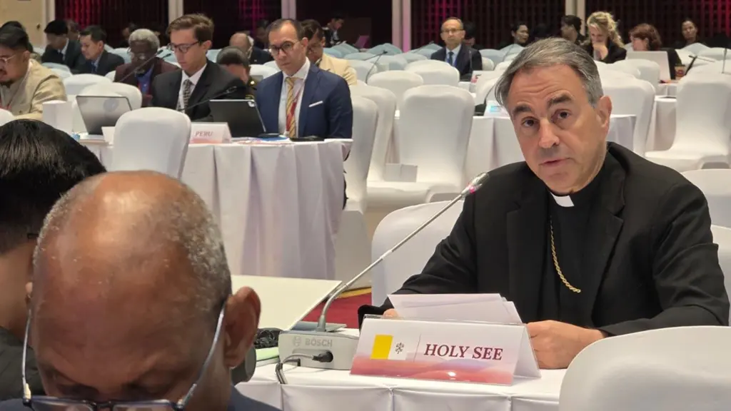 Vatican cluster munitions head