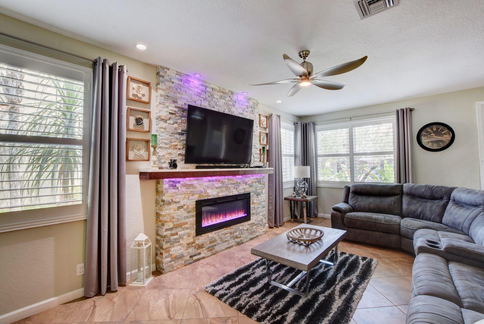 Salon, 8890 Cobblestone Point Circle